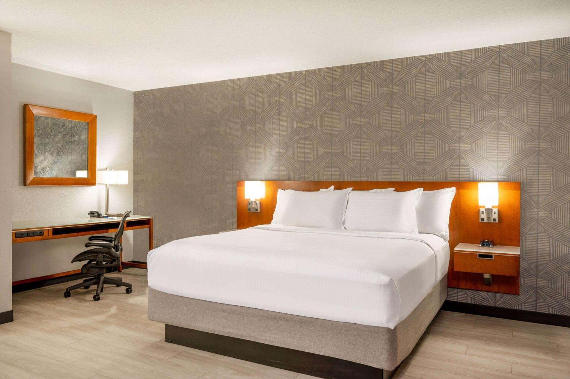 Готель Wyndham Indianapolis Airport Екстер'єр фото