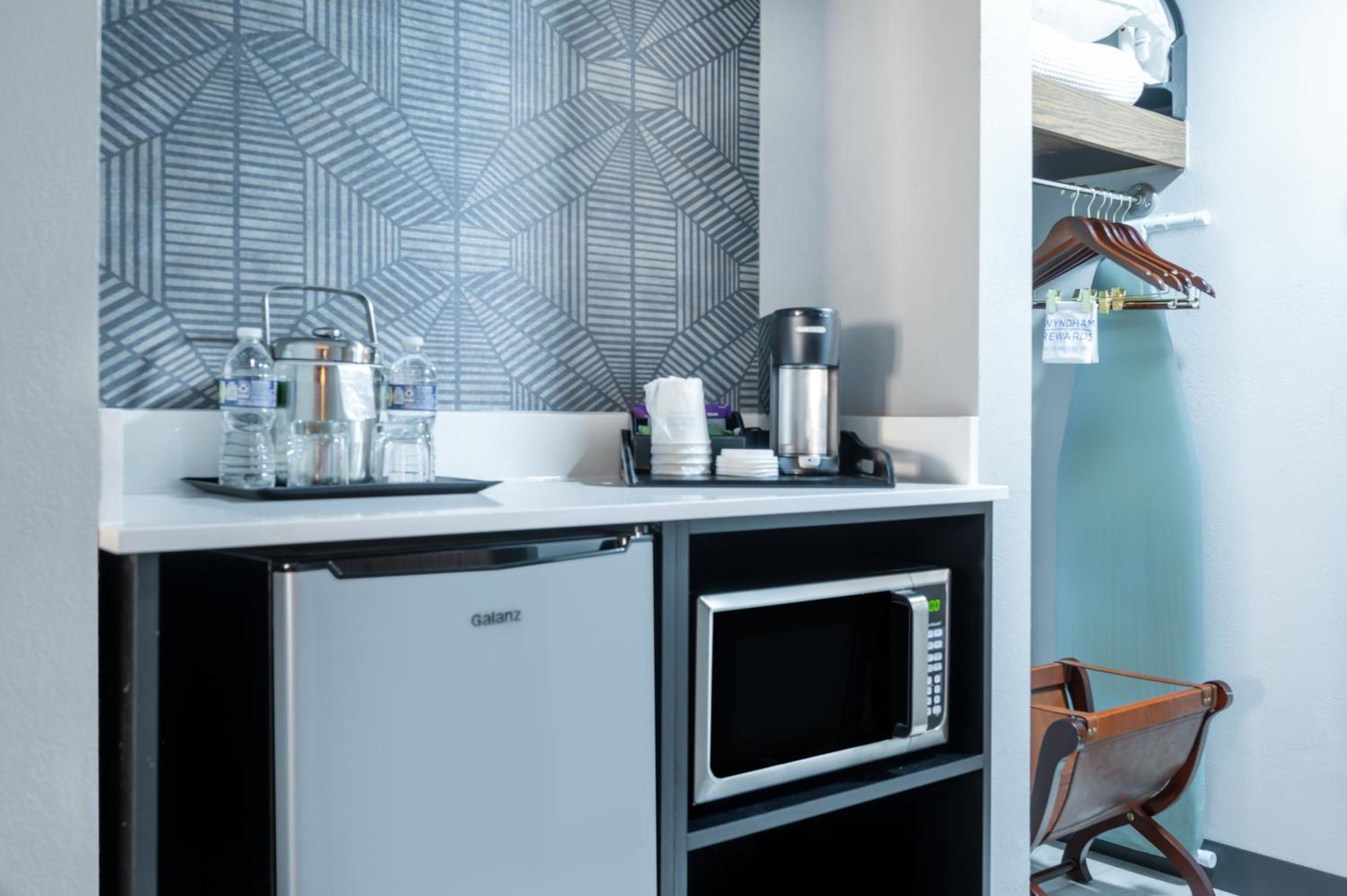 Готель Wyndham Indianapolis Airport Екстер'єр фото